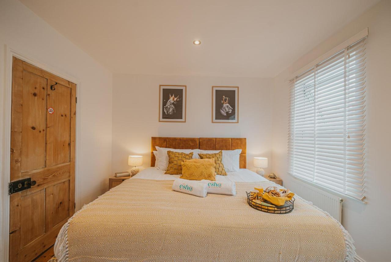 Cotswolds- Homely 2 Bed House With Garden, Wifi - Esho Stays Cirencester Exterior photo