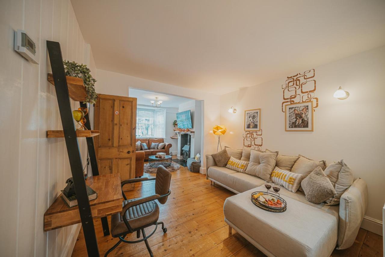 Cotswolds- Homely 2 Bed House With Garden, Wifi - Esho Stays Cirencester Exterior photo